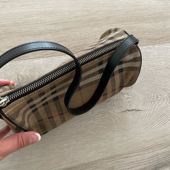 Small size Burberry purse - Picture 1 of 3